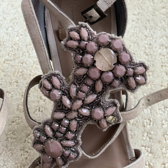 HOSS INTROPIA Elegant Taupe Heels - Picture 8 of 16